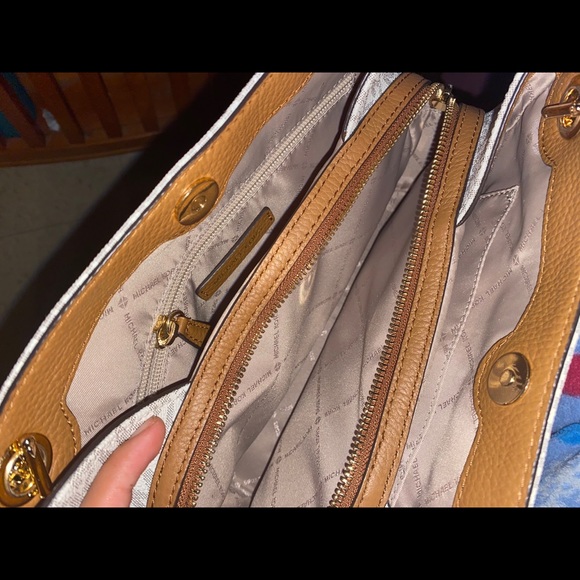 Michael Kors Handbag - Picture 2 of 3